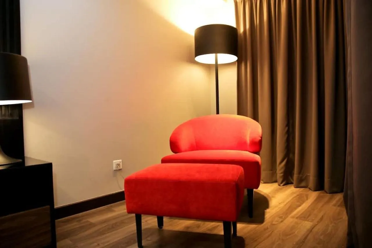 Ξενοδοχείο με διαμερίσματα Maritime Luxury Suites Τζωρτζ Τάουν